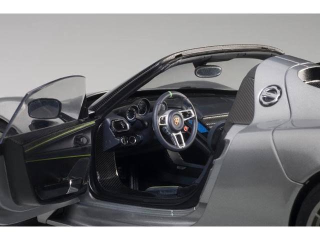 1/18 GT Silver Metallic Model Car F939