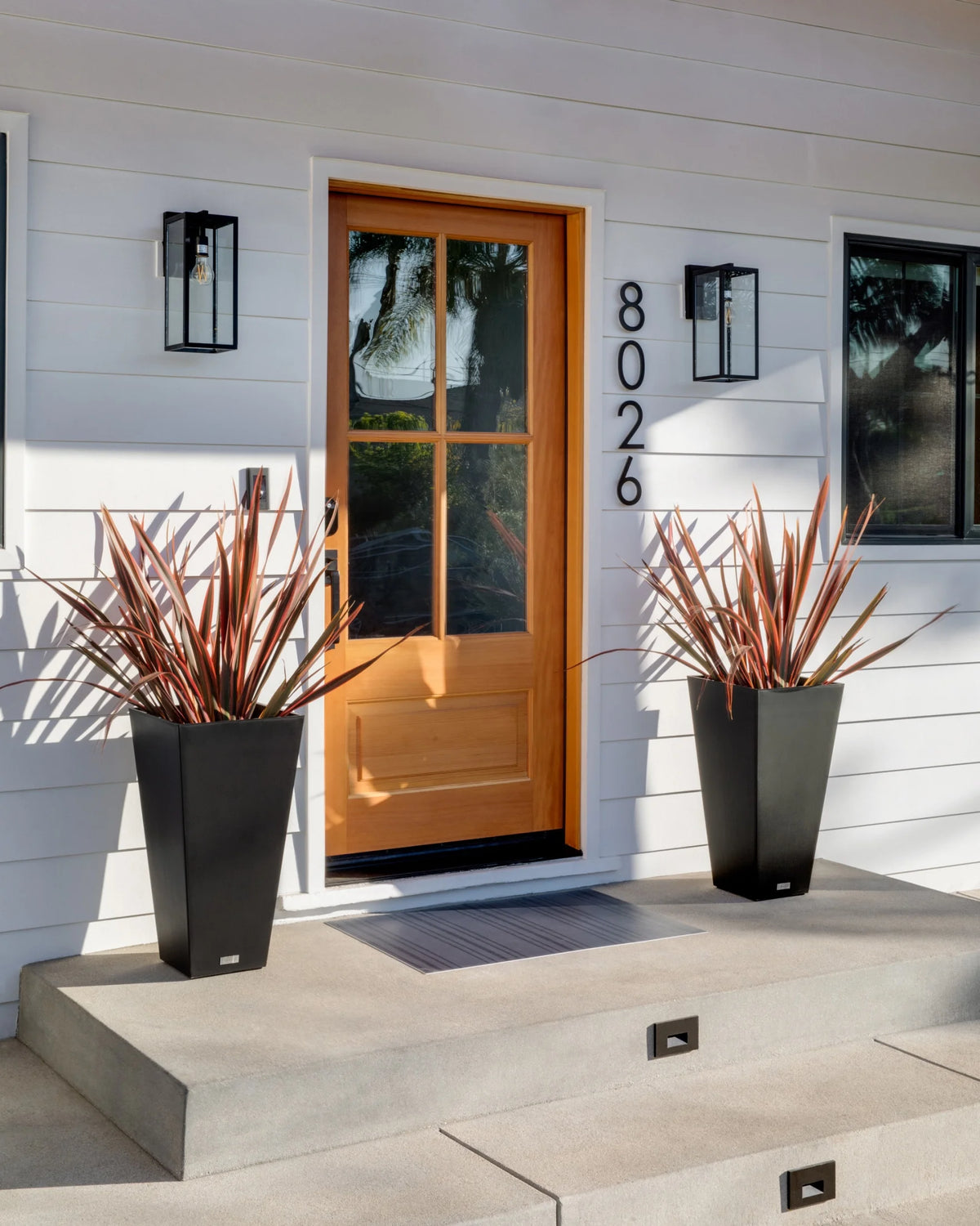 Black Plastic Planter 2-Pack D179517