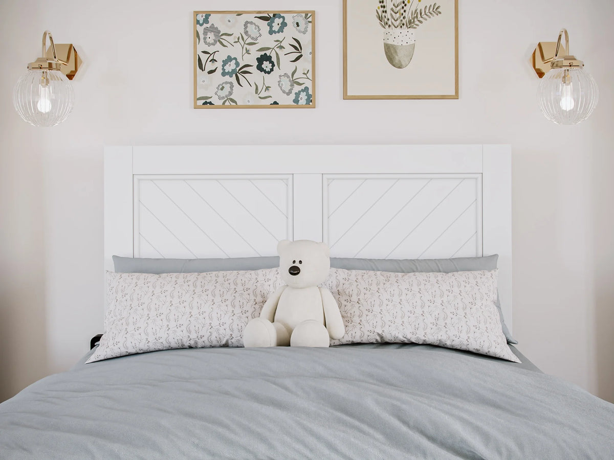 White Solid Wood Twin Bed Frame with Footboard I157